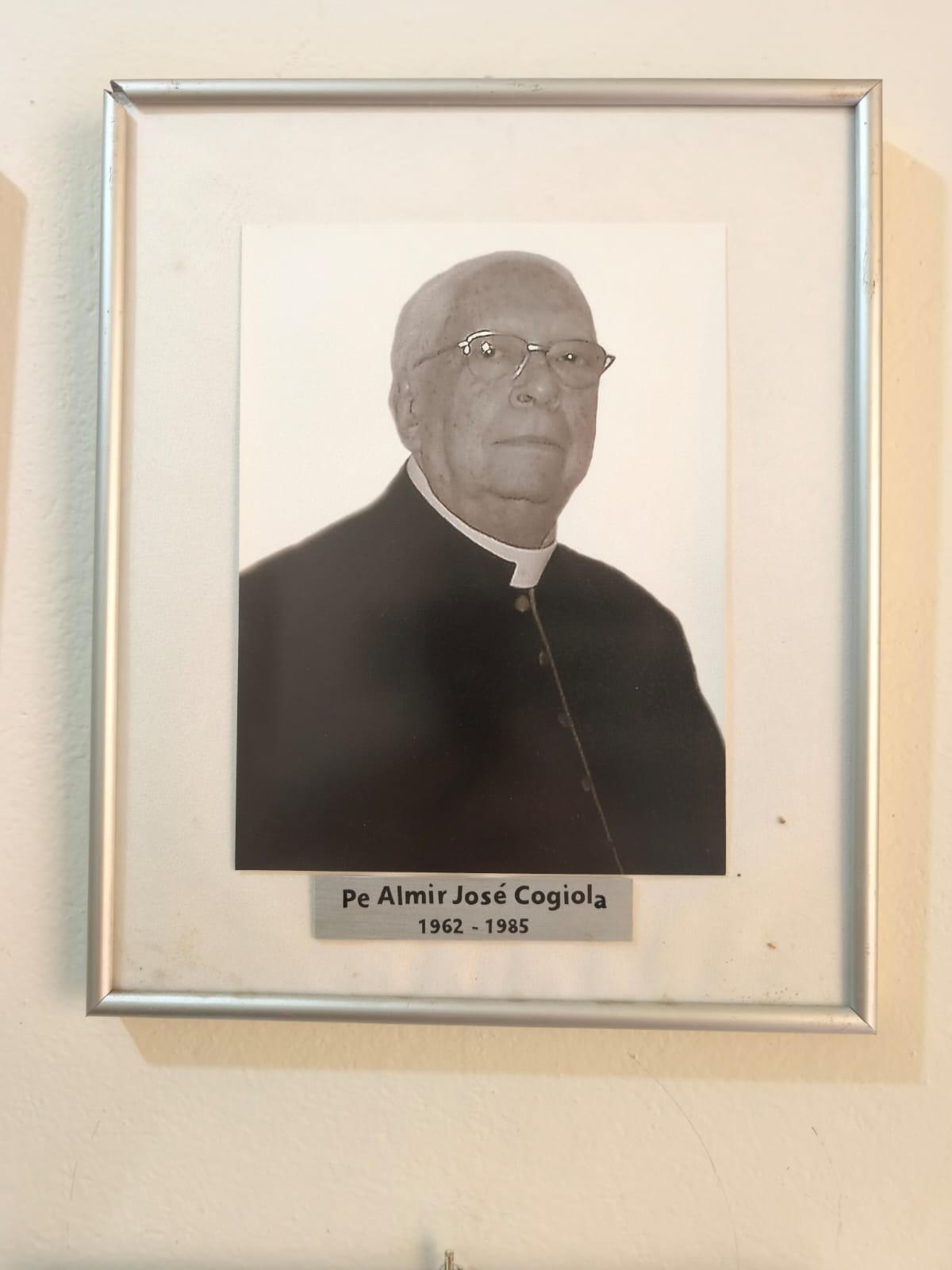 Foto emoldurada de Pe. Almir José Cogiola